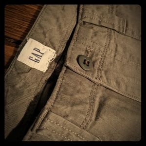 NWOT GAP Green Khakis 33x32 NWOT